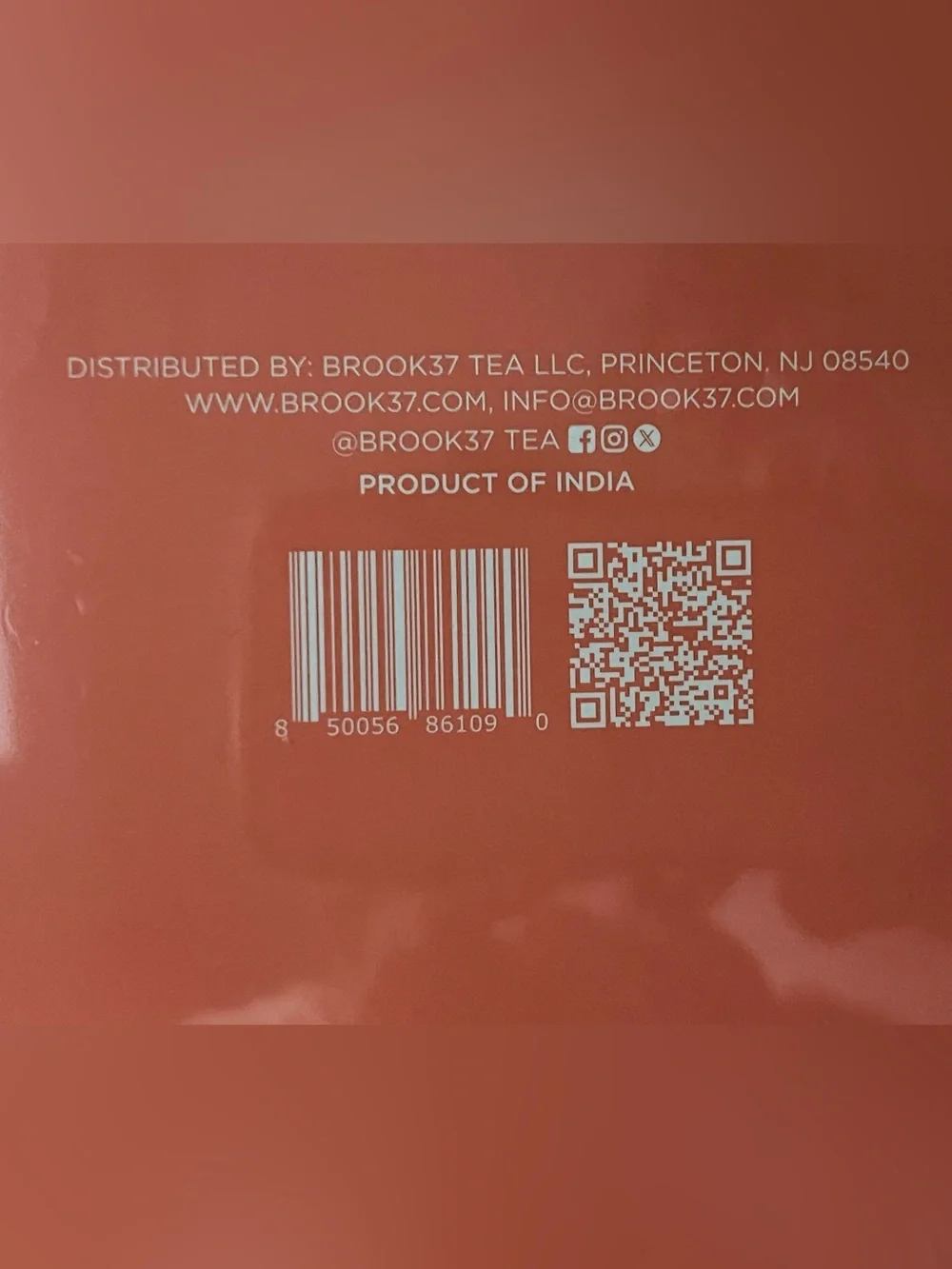 Brook37 assortment of Bespoke Tea in square Box